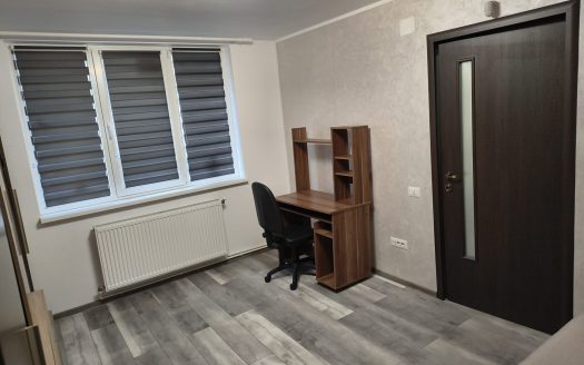 Garsoniera 30 mp parter zona Petru Rares