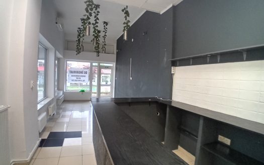 Spatiu comercial de închirat 80 mp Preciata