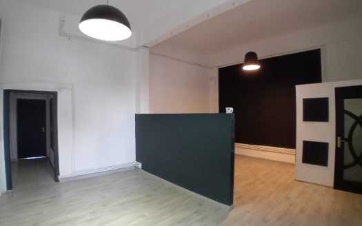 Spatiu comercial de închirat 80 mp Preciata
